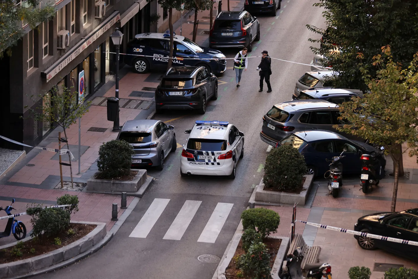Madridi politsei sündmuskohal, kus tulistati Alejo Vidal-Quadrast.