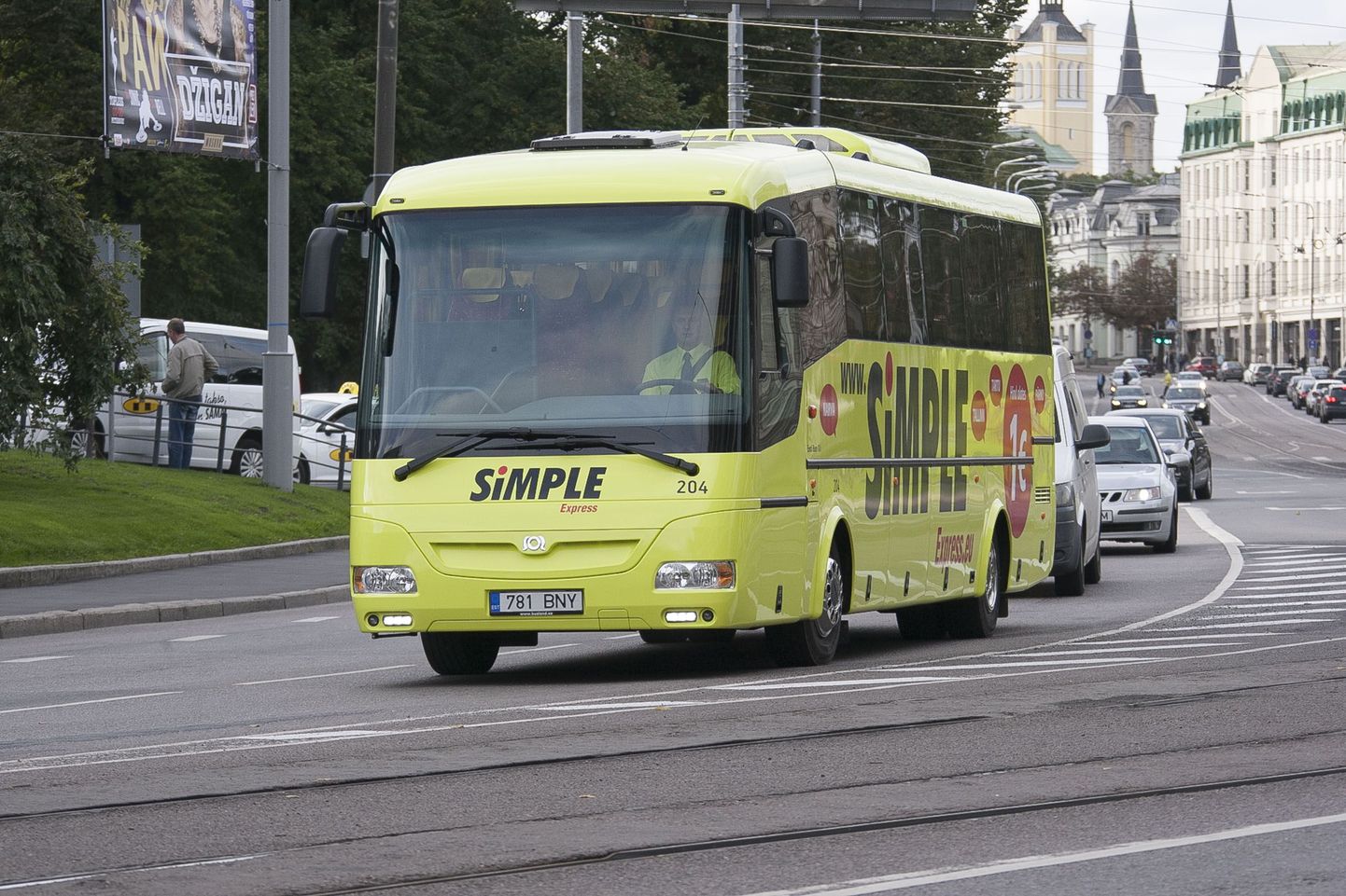 Simple Expressi buss Tallinna liikluses