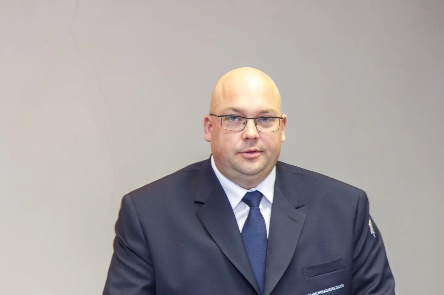 Keskkonnainspektsiooni Valgamaa büroo juhataja Tanel Tiirats Tiirats ütles, et raietöödega raiuti üksnes kuivanud oksi ja kahjustunud puid, millega pargi üldilmet ja kaitse-eesmärki ei kahjustatud.