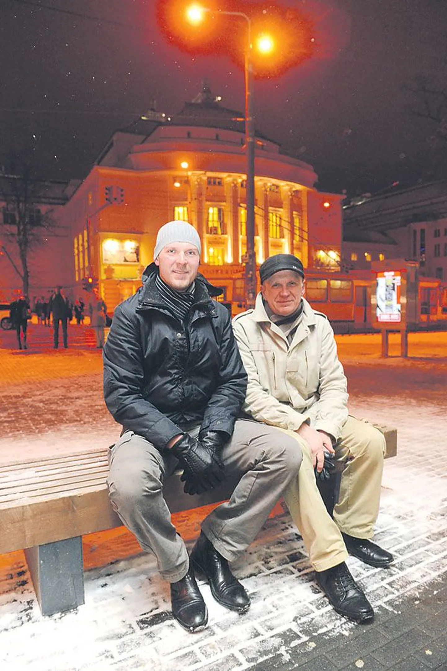 Вчера после прогулки по зимнему Старому городу Таллинна Алексей Каск вместе с сыном Сергеем решили пойти в кино.