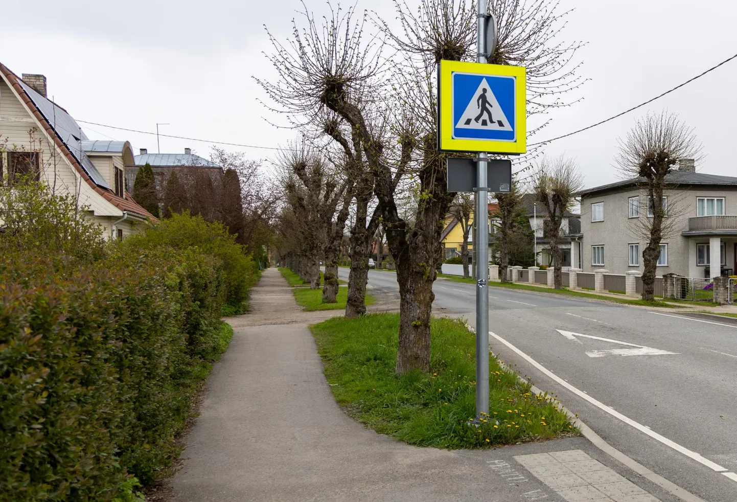 Kõnnitee tehakse korda alates Uueveski tee algusest.