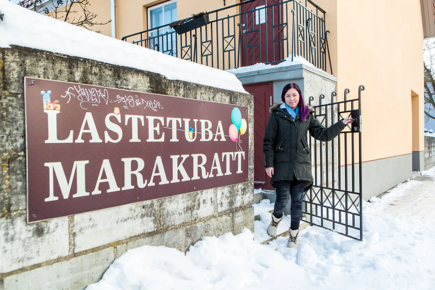 TÄNKS, KOROONA! Alati naerusuine Marakrati mängutoa perenaine Sille Hoogand pidi küll kulude kokkuhoidmiseks loobuma mängutoa ülemisest korrusest, kuid teeb kõik endast oleneva, et pisikestel oleks ka alumisel korrusel rohkelt tegevust ja mängulusti.