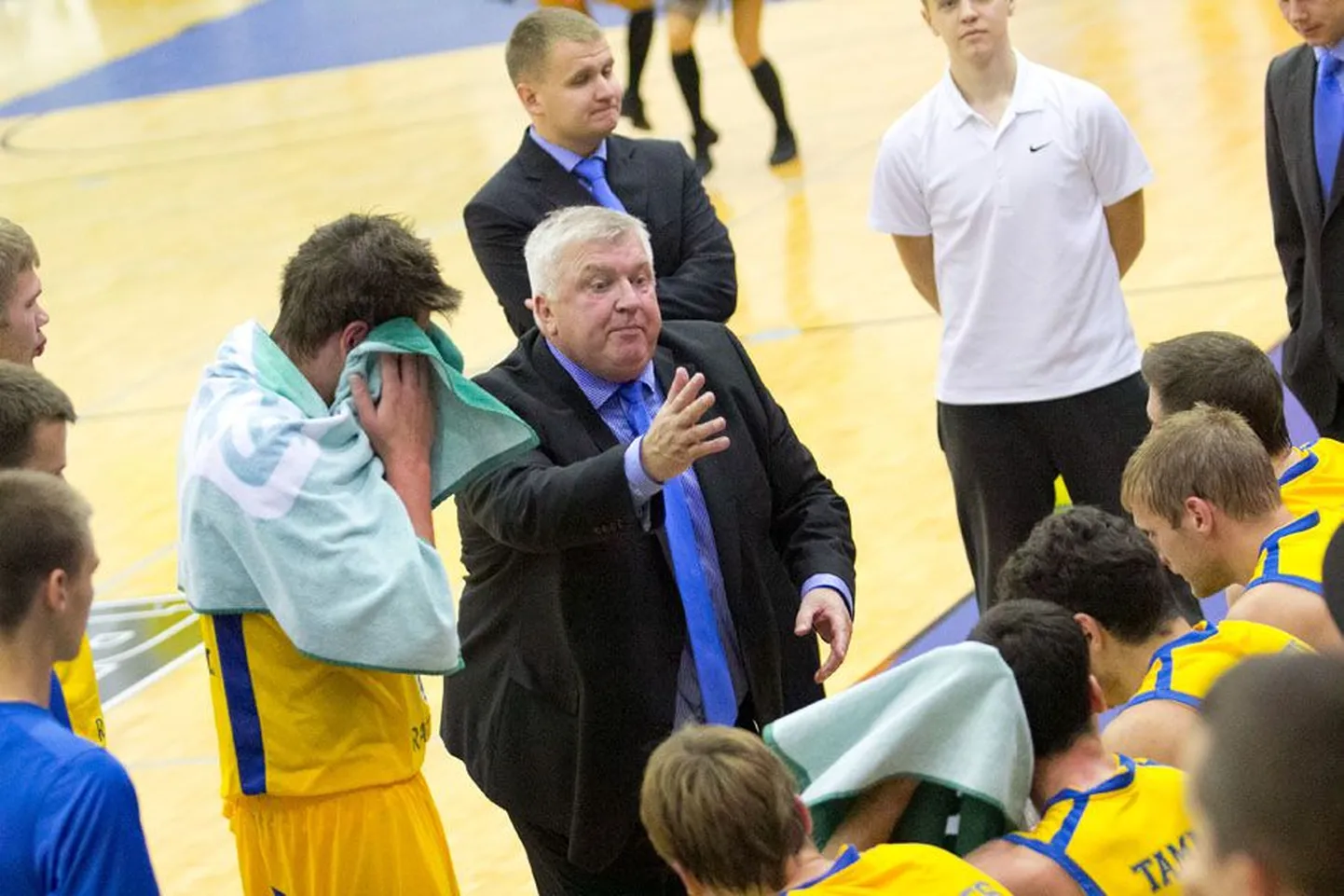 Tarvas võitis Rocki.