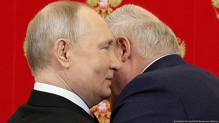 Путин и Лукашенко во время парада в мае 2023 года