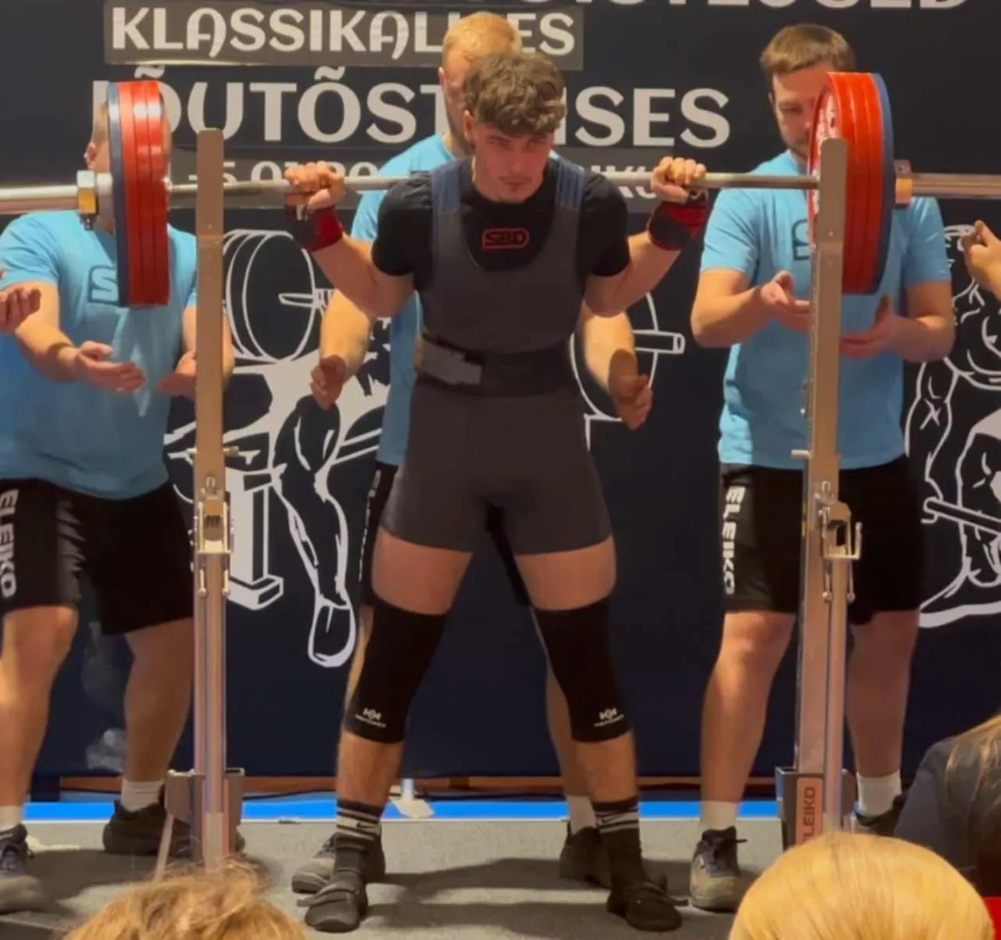 Nädalavahetusel Käärikul peetud Eesti meistrivõistlustel klassikalises jõutõstmises tuli noorte kaaluklassis kuni 93 kilogrammi võitjaks viljandlane Markus Järvsoo.