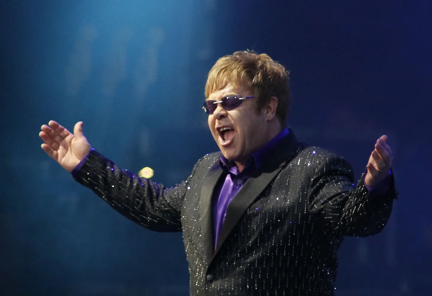 Elton John. REUTERS/Gleb Garanich (UKRAINE - Tags: ENTERTAINMENT)