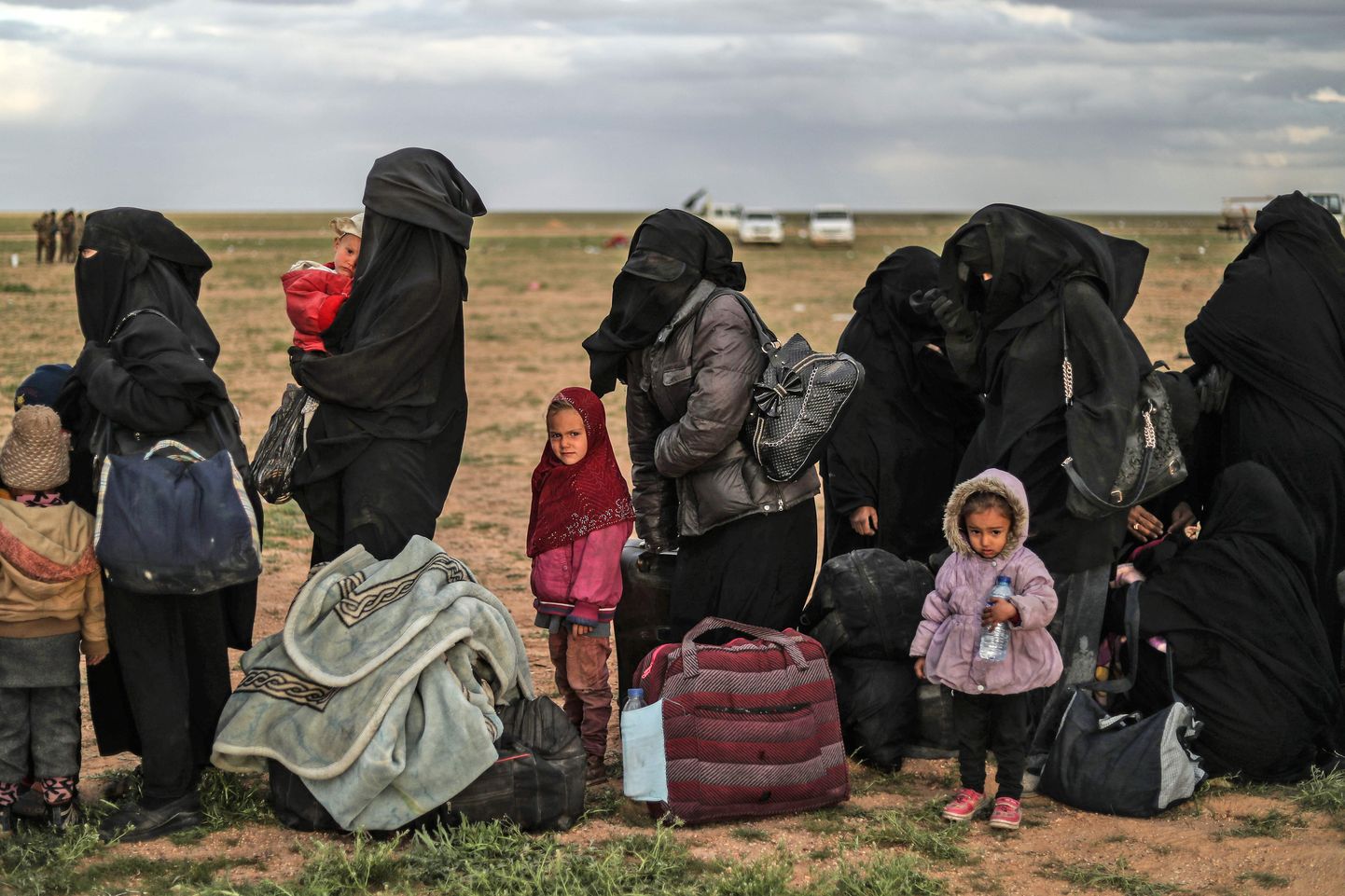 Islamiterroristide naised ja lapsed Baghouzis.