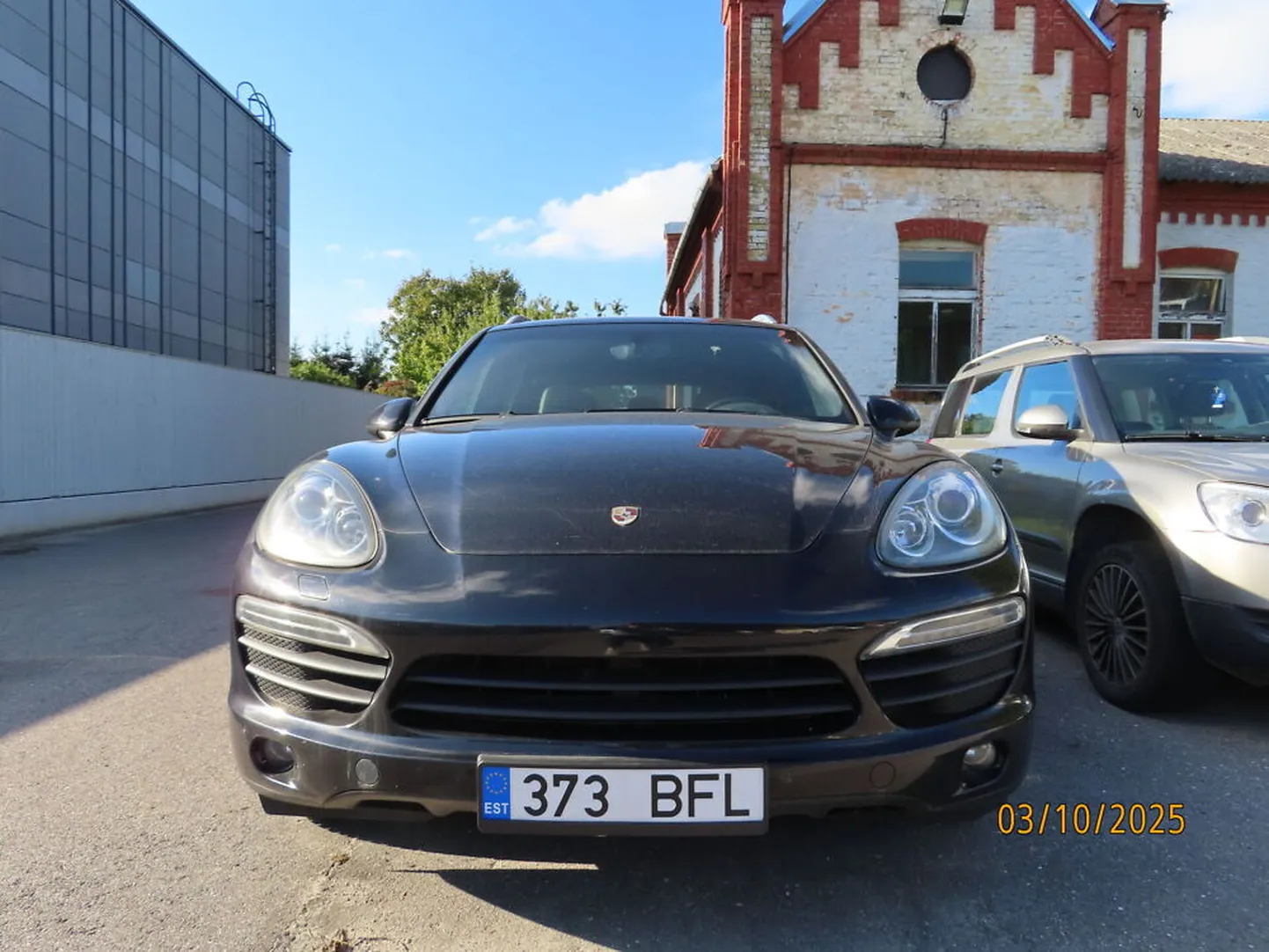 OSTA ENDALE PORSCHE Politseioksjonile jõudnud luksusauto kuulus enne ...