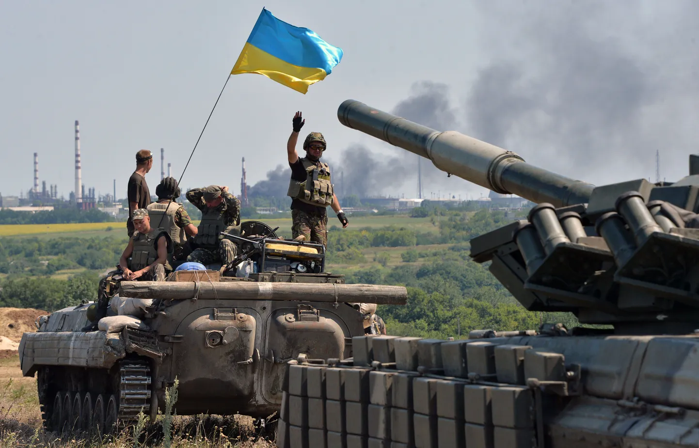 Бронетехника украинской армии под Луганском.