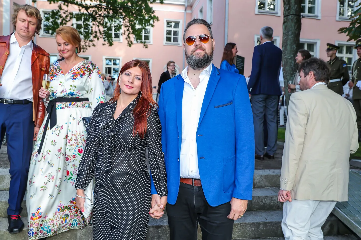 Presidendi vastuvõtt roosiaias.
Maris Kõrvits ja Genka