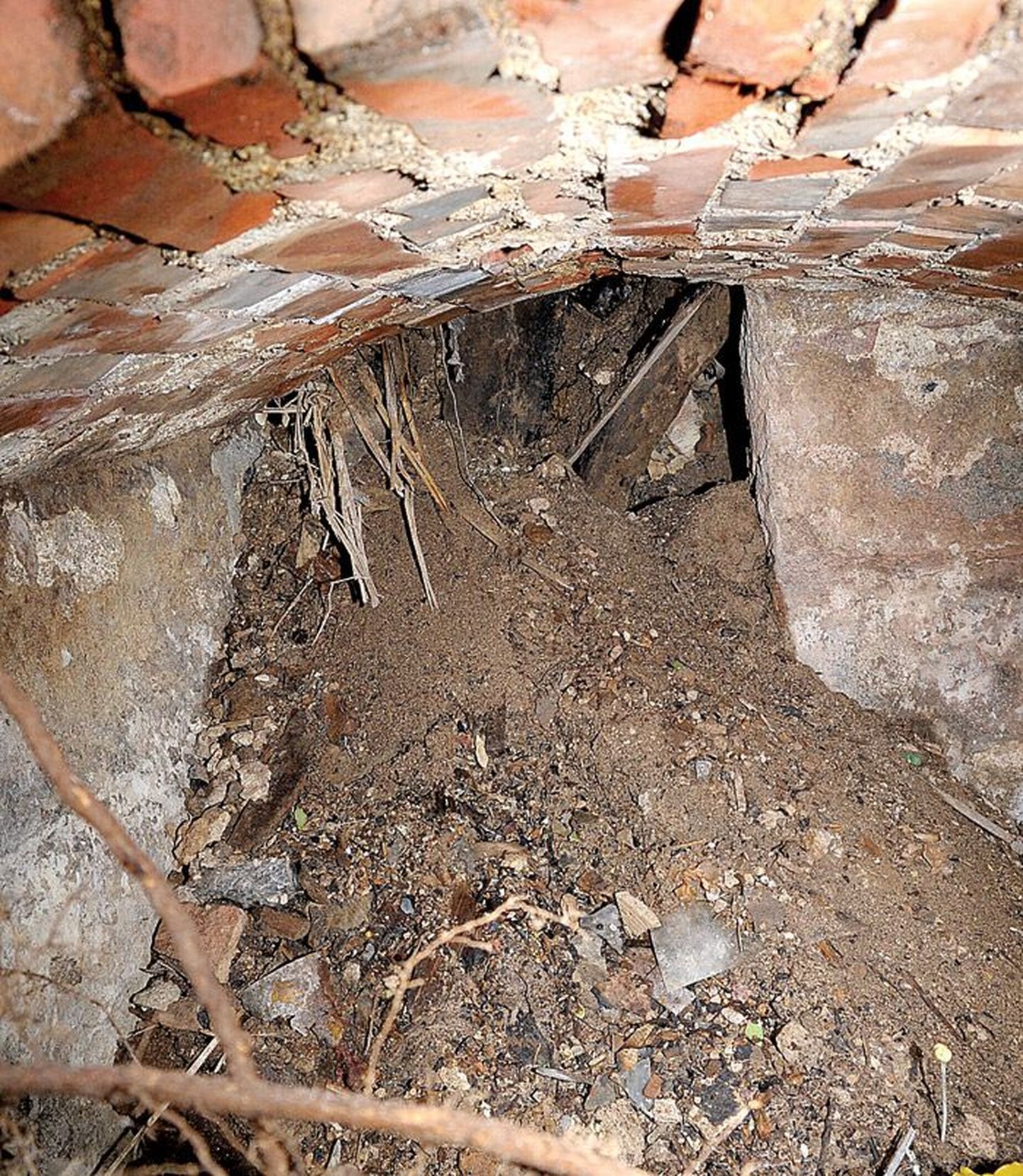 Uus leitud avaus on meetri-paari kaugusel eelmisest. Varisenud käiku hakatakse peagi lahti kaevama.