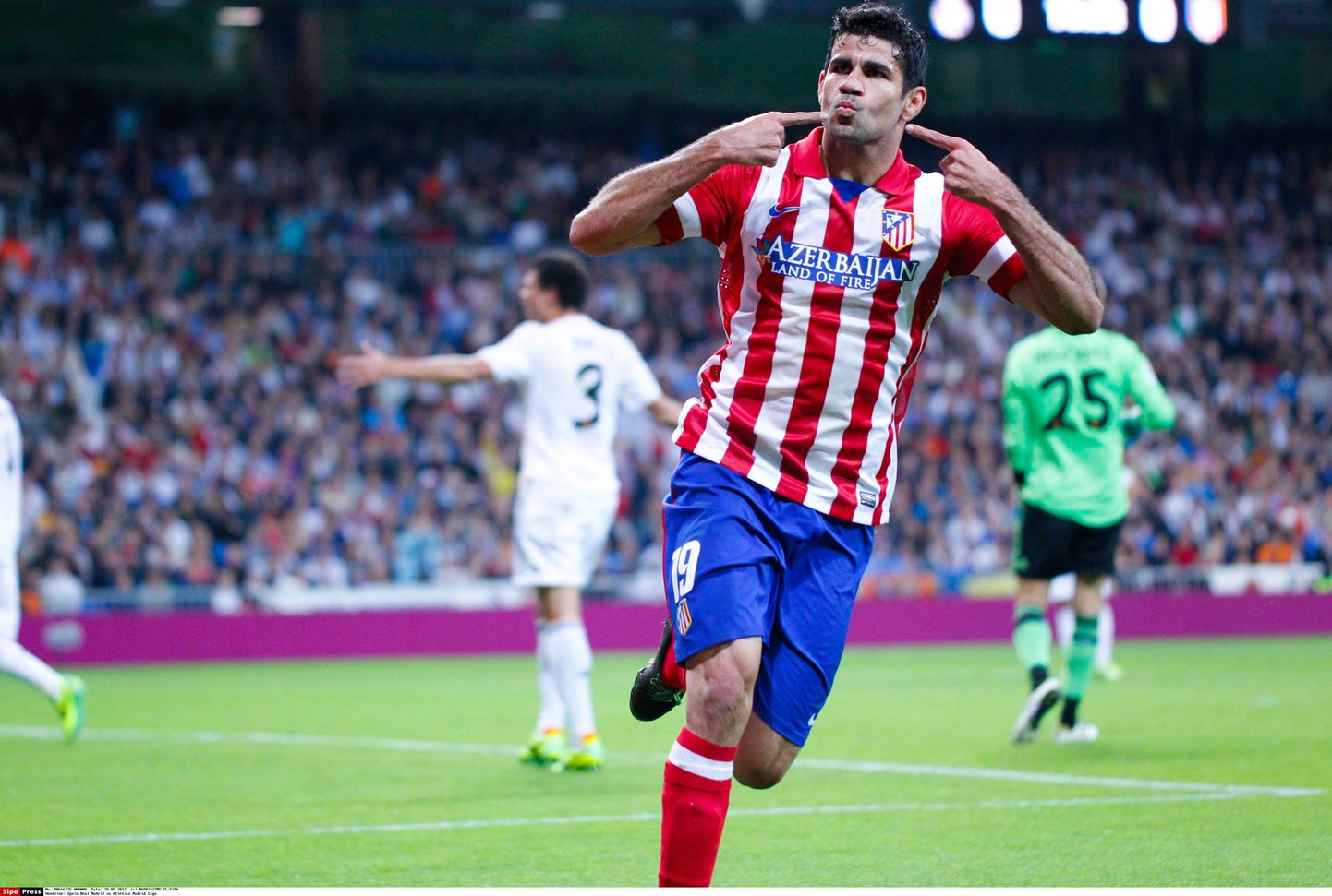 Madridi Atletico brasiillasest ründaja Diego Costa võib järgmisel suvel Brasiilias toimuval MM-finaalturniiril selga tõmmata juba Hispaania koondise särgi.