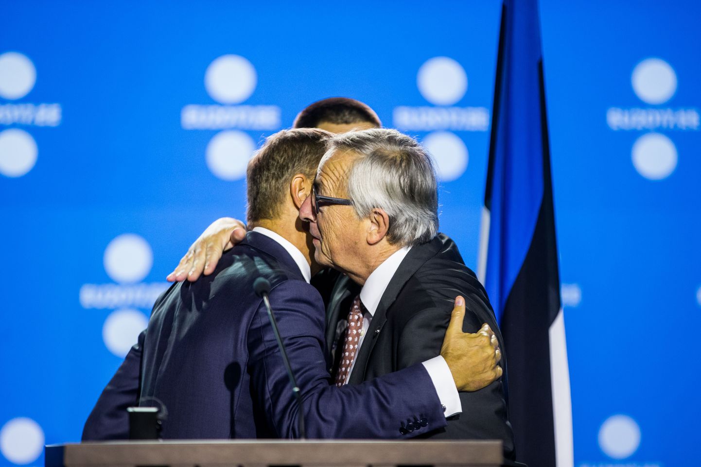 Tippkohtumise lõpuhetked: Juncker embab Tuski