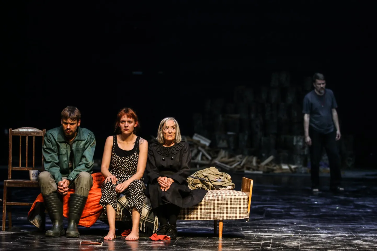 «Ruth» paneb ühte loosse kokku kaks aega.