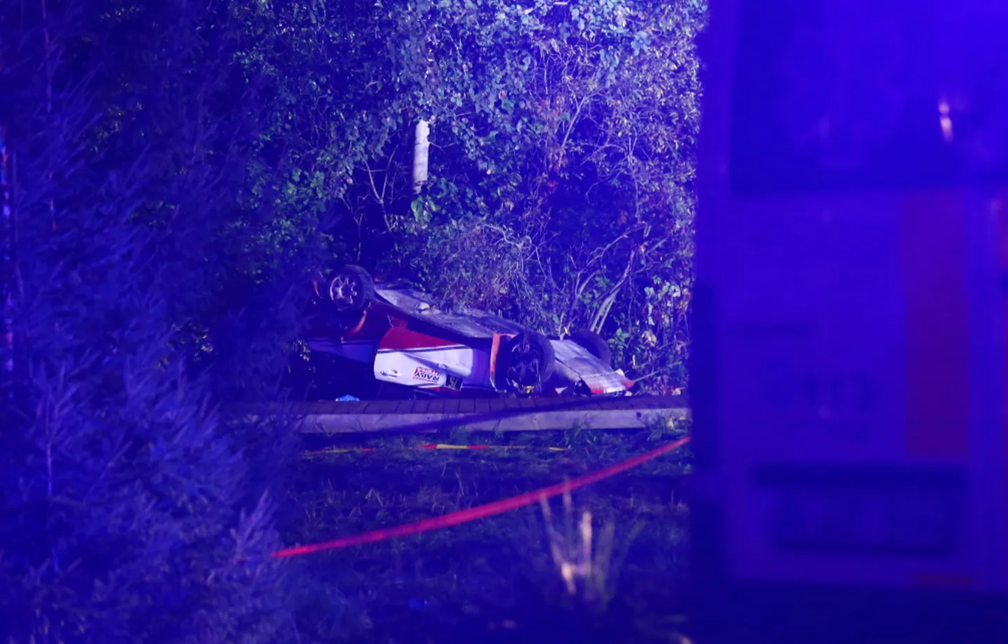 Latviešu rallija ekipāžai iebraucot skatītājos, Lietuvā gājis bojā cilvēks, vēl vairāki ievainoti