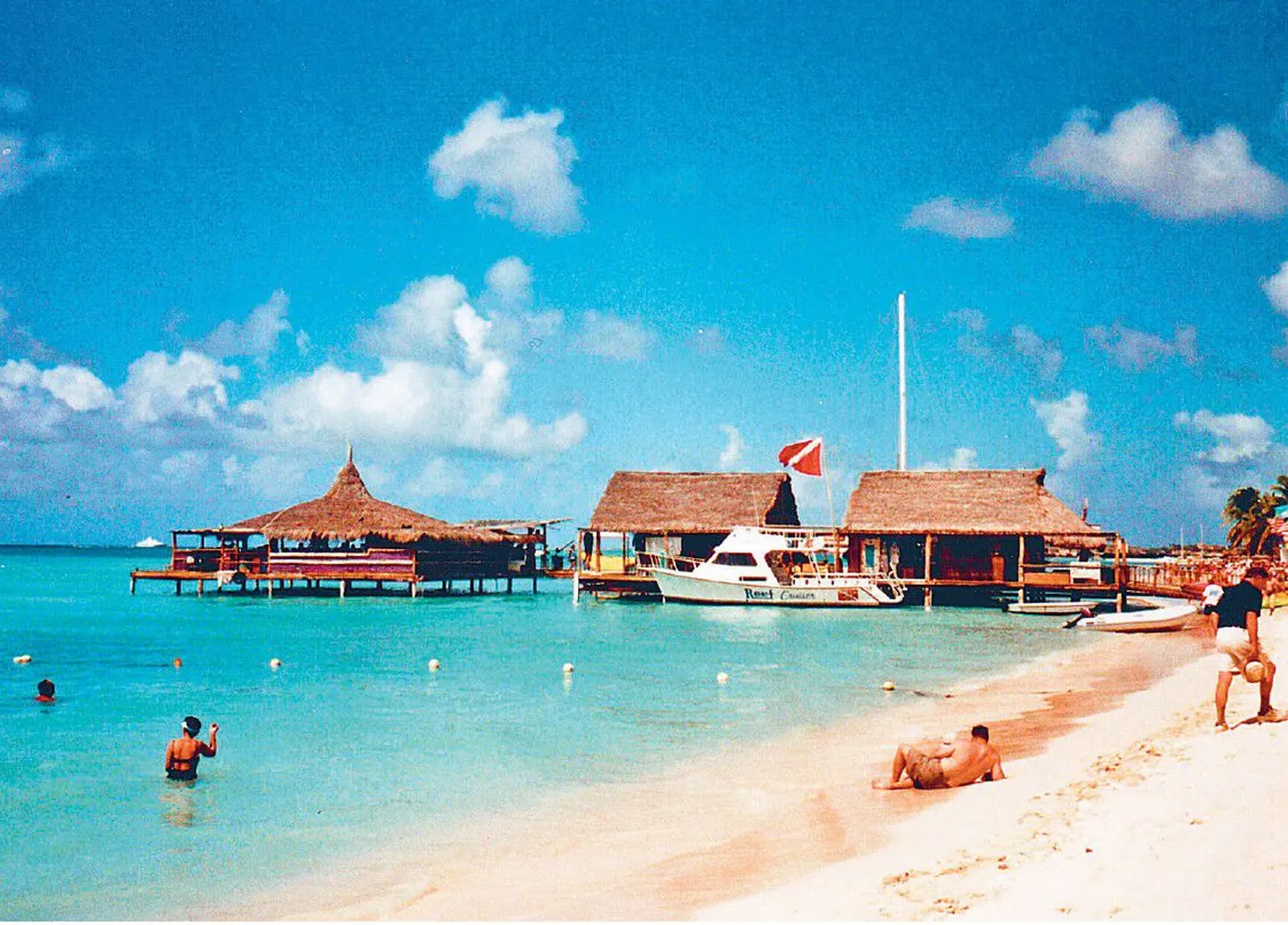 Otse merre ehitatud restoran Pelican Aruba saarel, kus pakutav mereandide supp on Ene Leksi sõnul suisa oivaline.