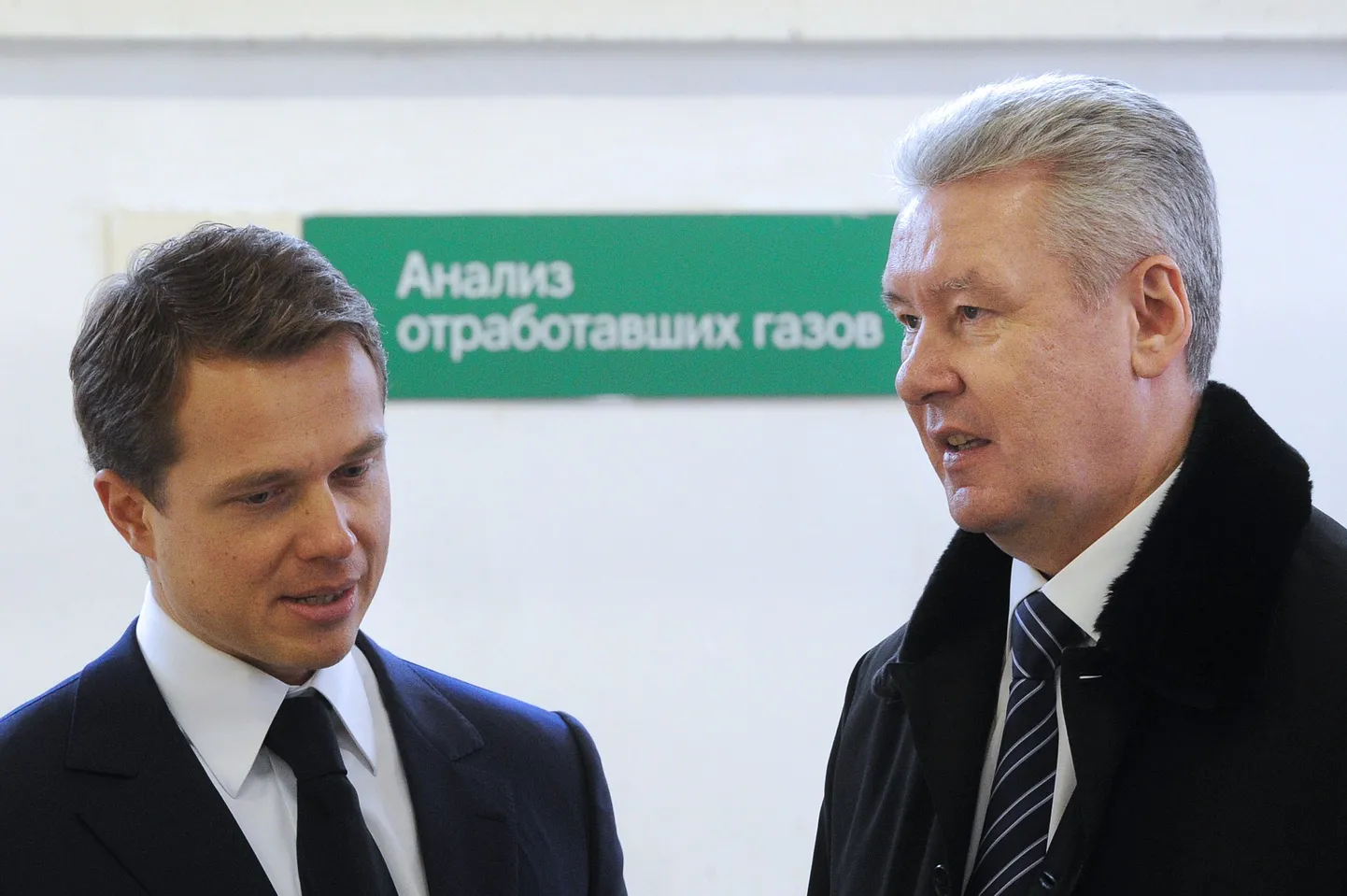 Senine Moskva transpordiameti juht Maksim Liksutov (vasakul) ja Moskva linnapea Sergei Sobjanin tänavu jaanuaris.