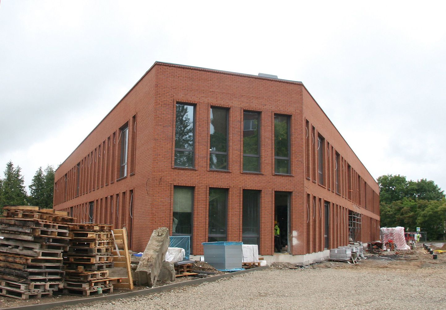 В настоящее время в Кохтла-Ярве строятся несколько крупных зданий. Одним из наиболее значимых является здание госгимназии по улице Пярна.