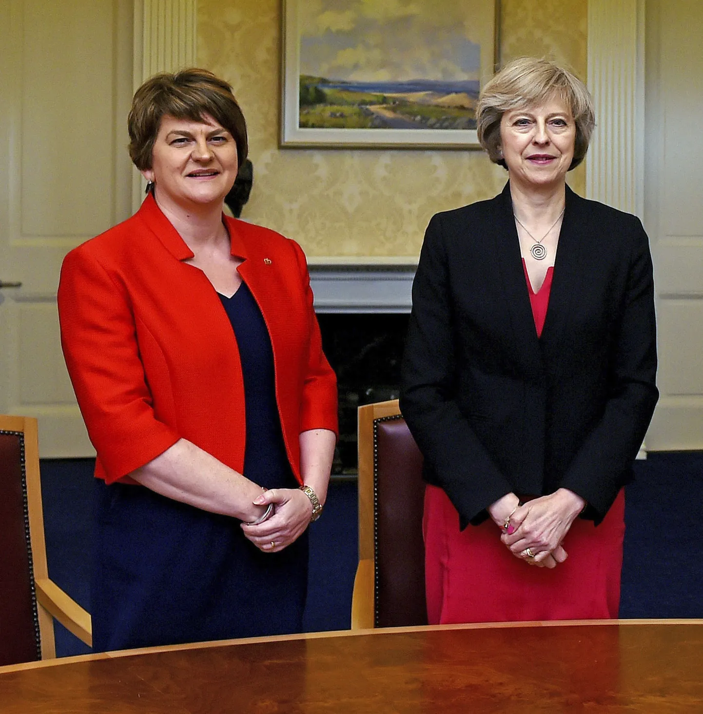 Põhja-Iiri unionistide juht Arlene Foster ja peaminister Theresa May Belfastis.