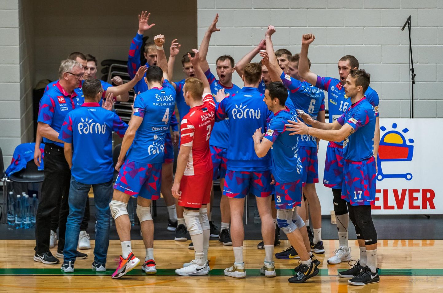 Pärnu võrkpalliklubi alustas hooaega võiduga.