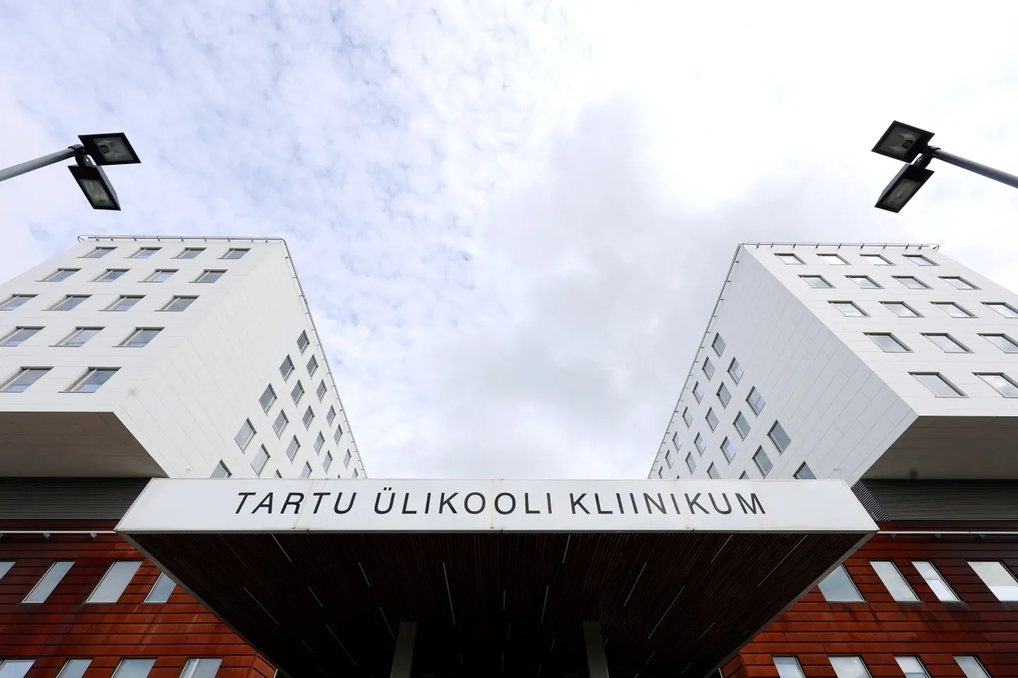 29.08.2023, Tartu
Tartu ülikooli kliinikumi peasissepääs.

Foto Sille Annuk, Tartu Postimees