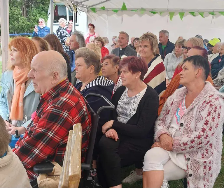 KONTSERDIL: Kliendid muusikat nautimas.
