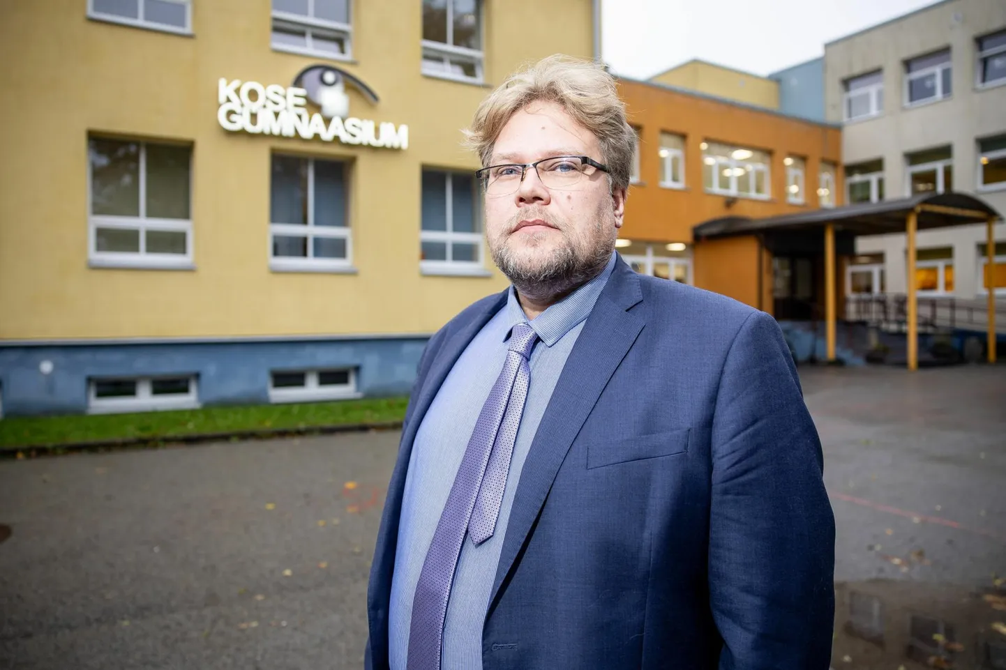 «On arusaamatu, miks koolijuhte peaks diskrimineerima nende ameti pärast,» lausus Kose gümnaasiumi direktor ja vallavolikogu esimees Martin Medar.
