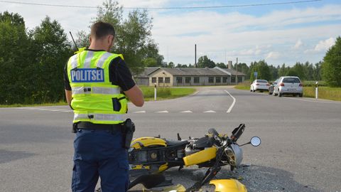 Kaks mootorratturit toimetati haiglasse