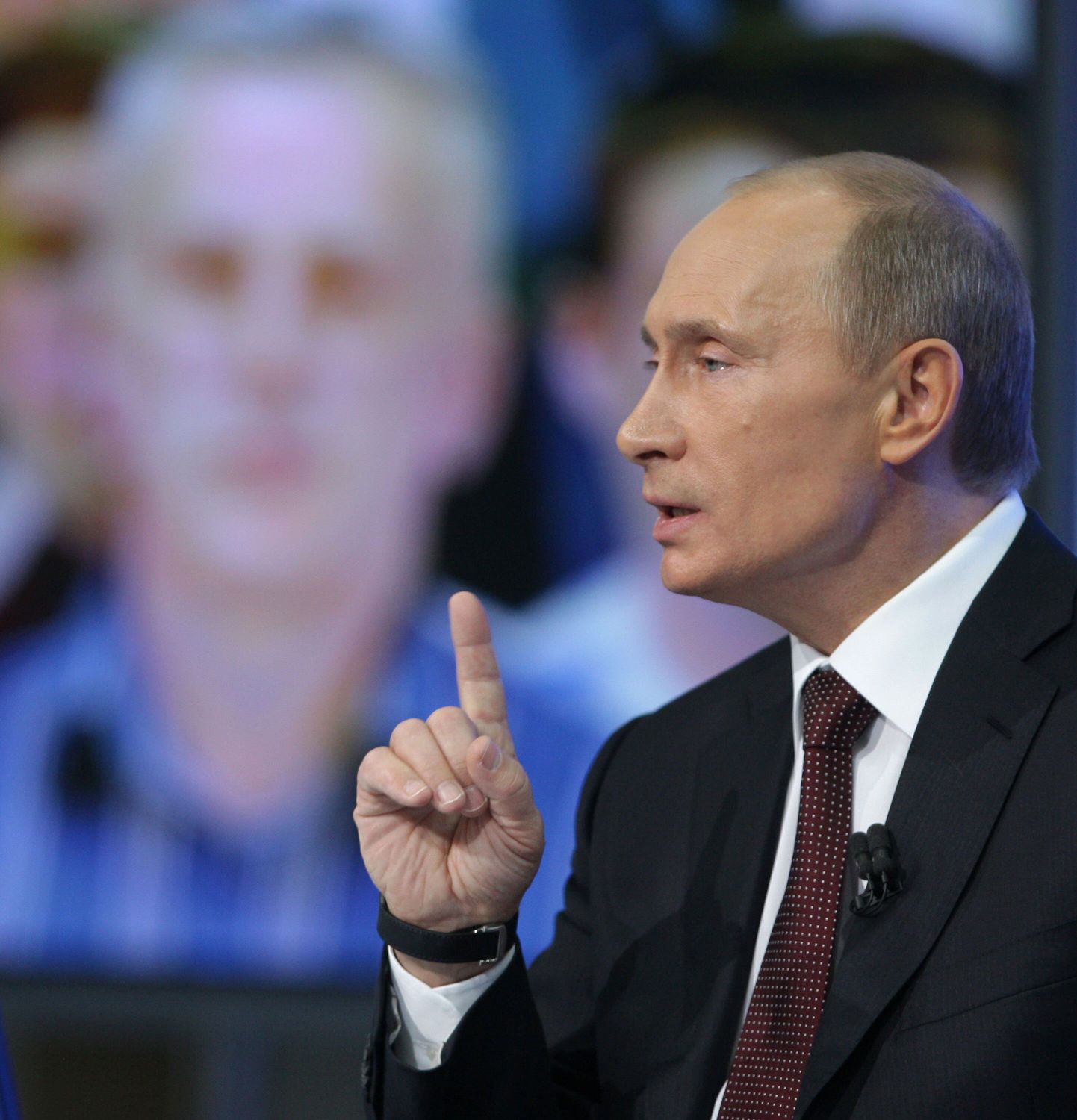Vladimir Putin vastamas venemaalaste küsimustele.