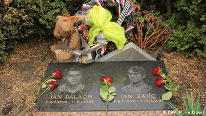 Могила Яна Палаха на Вацлавской площади