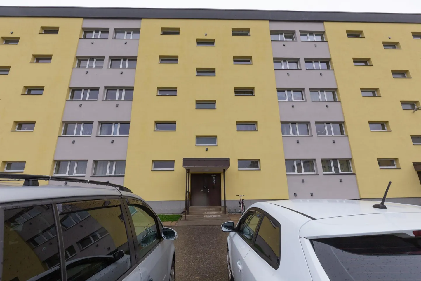 Vahi alla võetud 49-aastast meest kahtlustatakse, et tappis oma ohvri tolle kodus Lääne tänaval.