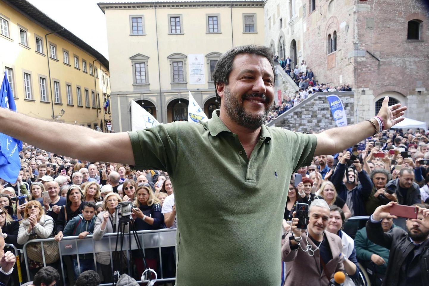 Itaalia asepeaminister ja siseminister Matteo Salvini erakonna Liiga kampaaniaüritusel Pratos Toscana maakonnas Kesk-Itaalias. Koos europarlamendi valimistega toimuvad mitmel pool Itaalias ka kohalikud valimised. 