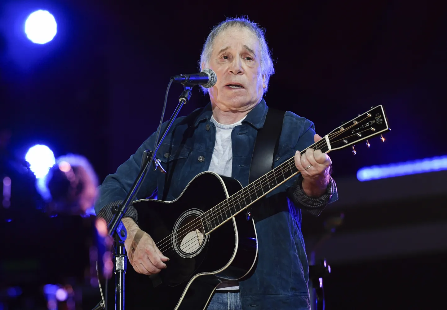 81-aastast lauljat Paul Simonit tabas kuulmislangus, mida keegi pole suutnud seletada