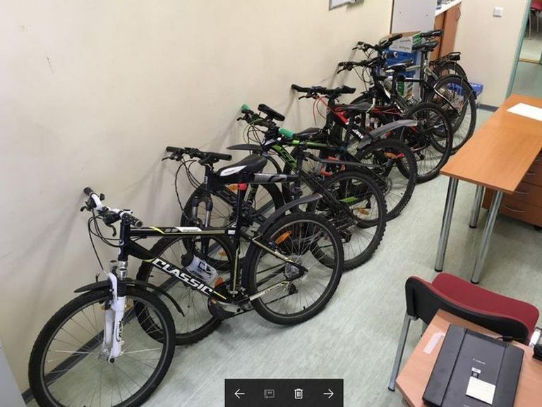 Полученные в Йеэрета велосипеды ждут своих хозяев.