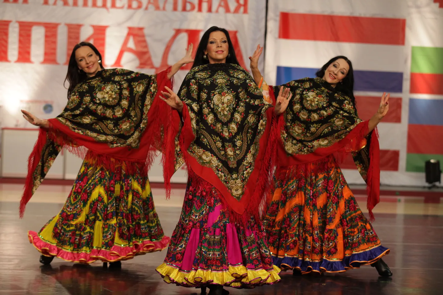 Ukrainast pärit Eesti mustlastantsijad võitsid 3 kuldmedalit Moskvas toimunud mustlastantsu konkurssil