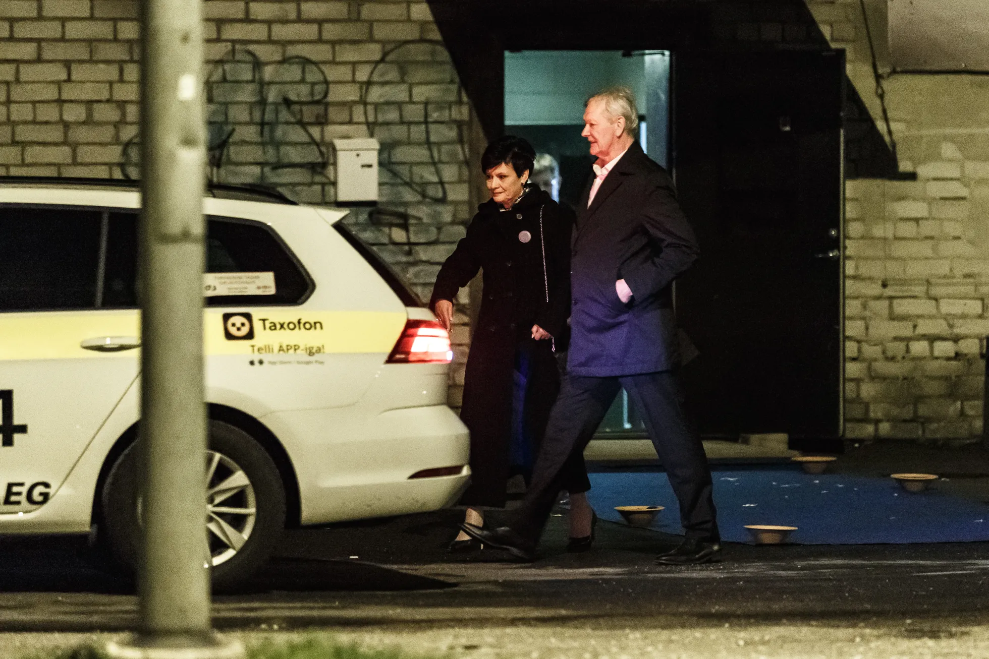 Paparatso: Siim Kallase 70. juubelilt lahkujad.