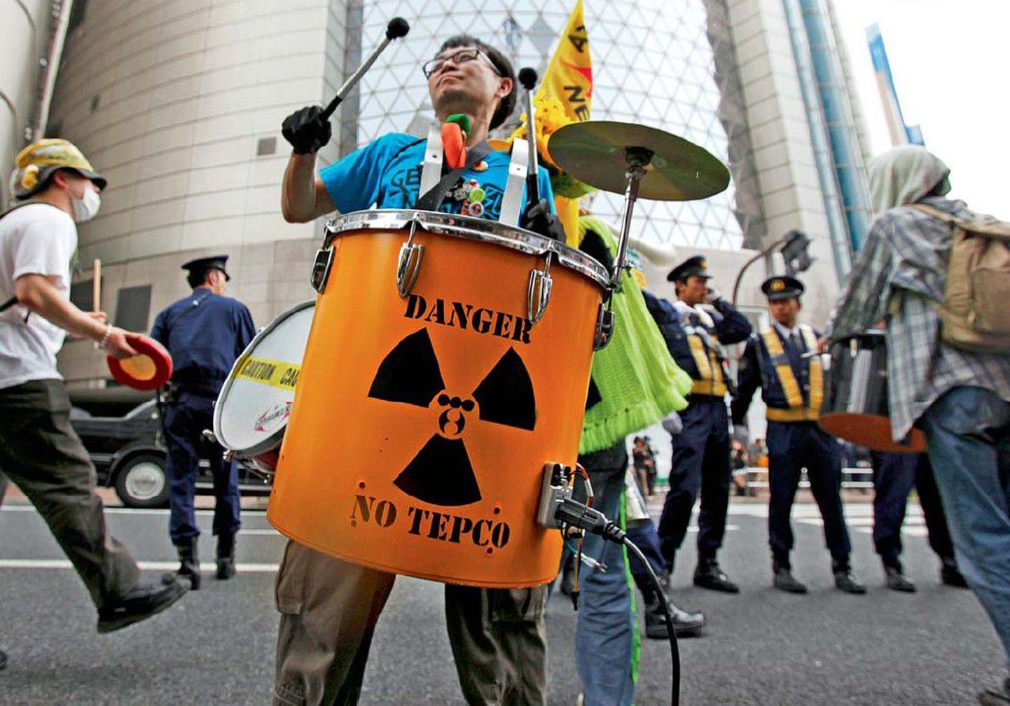 Tuumajaamade-vastane meeleavaldus Tokyos.