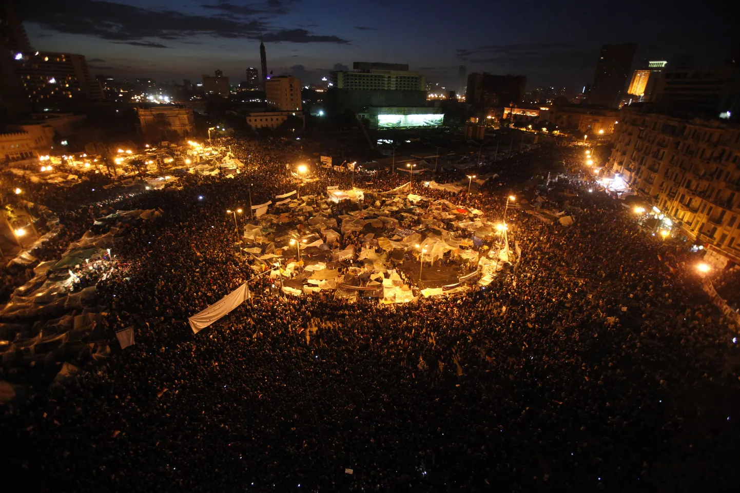 Kairos Tahriri väljakule on kogunenud miljonid egitplased.