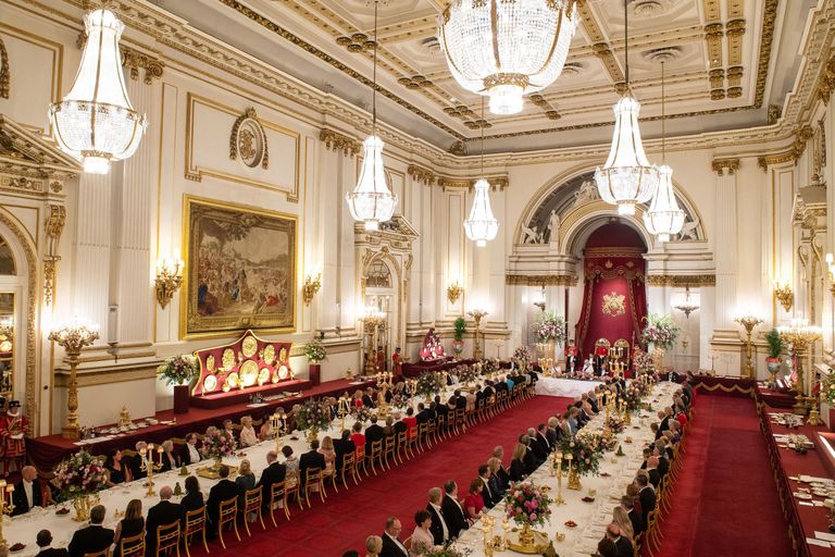 Saal Buckinghami palees, kus toimuvad banketid. Pildil kuninganna Elizabeth II korraldatud pidulik õhtusöök USA presidendi Donald Trumpi auks 3. juunil 2019