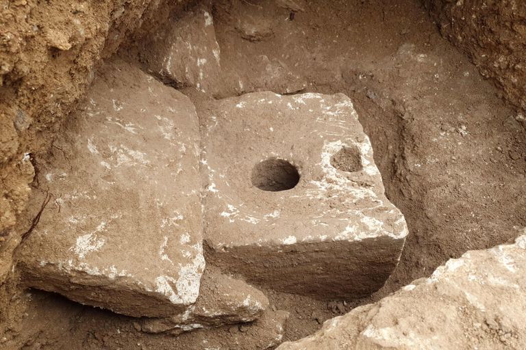 Antīkā tualete Izraēlas teritorijā, ko lietoja pirms 2700 gadiem