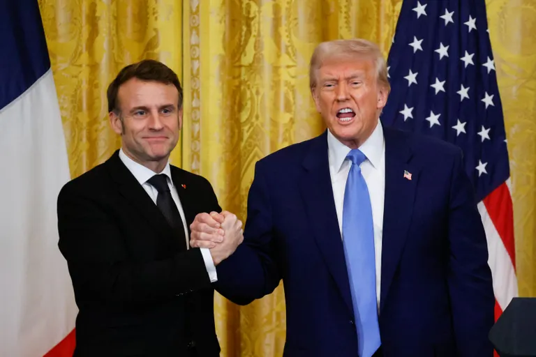 За последнюю неделю у Трампа в Вашингтоне побывали французский президент Эммануэль Макрон и британский премьер Кир Стармер. Оба после перепалки в Белом доме выразили безоговорочную поддержку Украине, как и многие другие европейские лидеры.