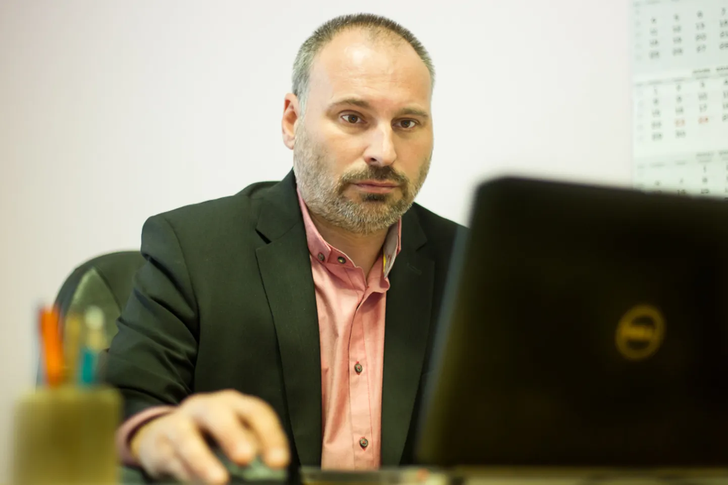 Lüganuse vallavanem Viktor Rauami sõnul kavandati Kiviõli koolis vallavõimu kukutamist. 

MÄTTI KÄMÄRÄ