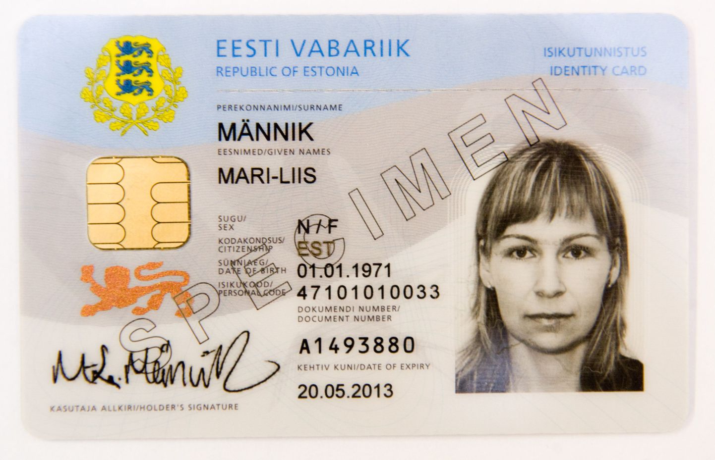 ID-kaart on ainus isikut tõendav dokument, mis peab olema igal Eesti kodanikul.