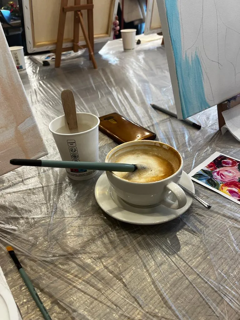 Pintslitopsist saab vee ära juua ja pintsleid kohvis pesta. Kogemata.