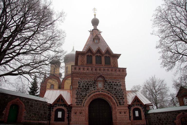 Pühtitsa kloostris vohab samuti koroonaviirus ja seetõttu on klooster praegu külastajatele suletud.