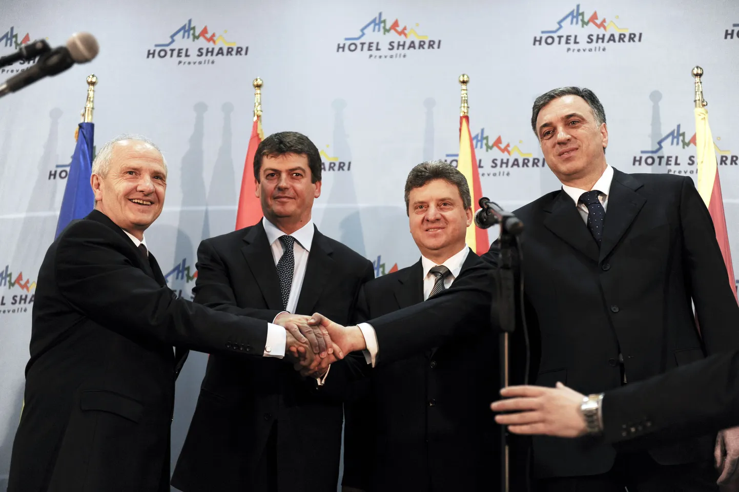 Kosovo president Fatmir Sejdiu (vasakult), Albaania president Bamir Topi, Makedoonia president Gjorgje Ivanov ja Montenegro president Filip Vujanovic.