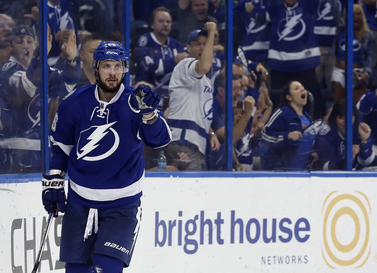 Никита Кучеров в серии против New York Islanders.