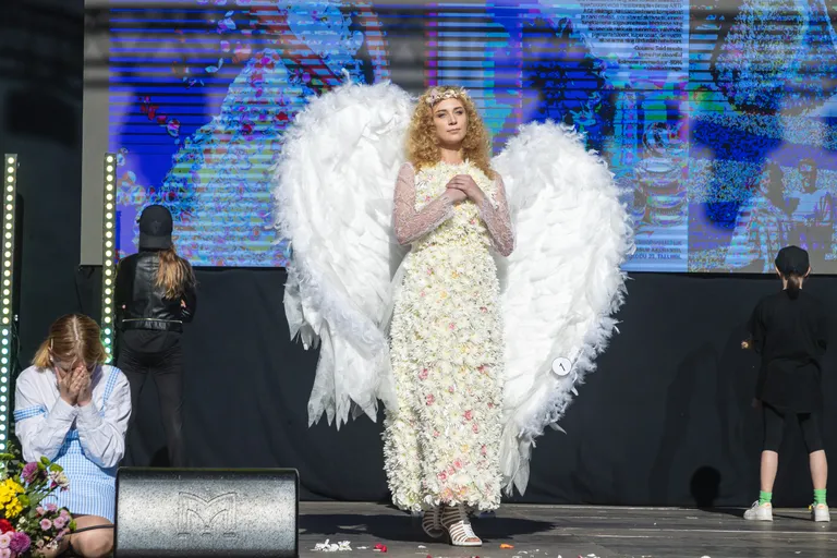 «Rahu ingel» autor Olga Kukanova, Tallinn, Raekoja plats. Tallinna Lilleball.