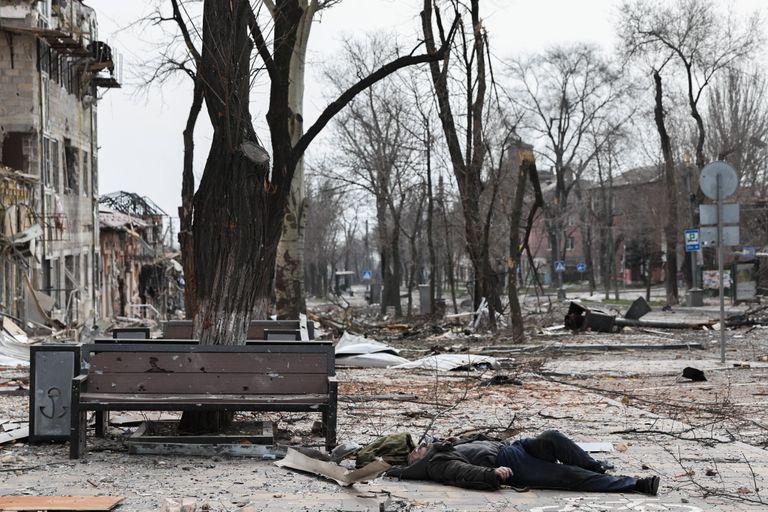 Mariupolis surnud tsiviilisik.