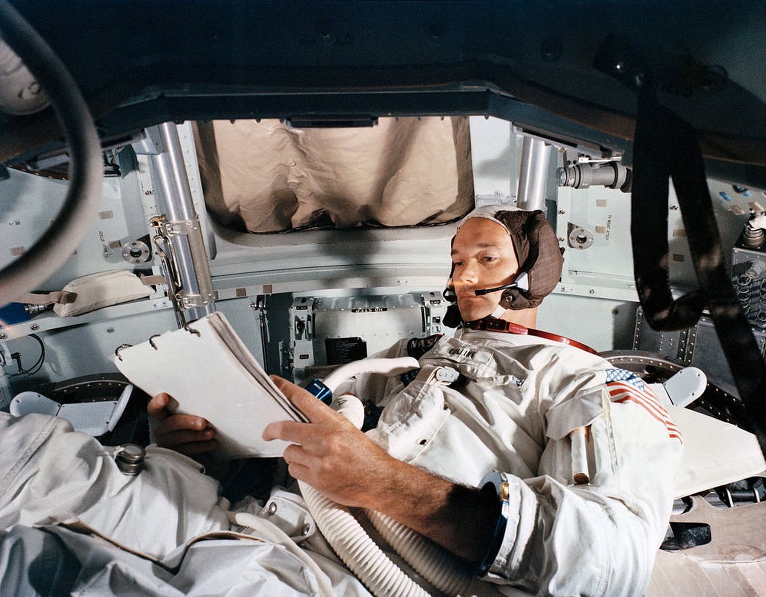 NASA astronaut Michael Collins juunis 1969 Floridas Kennedy kosmosekeskuses juhtimismooduli treeningul